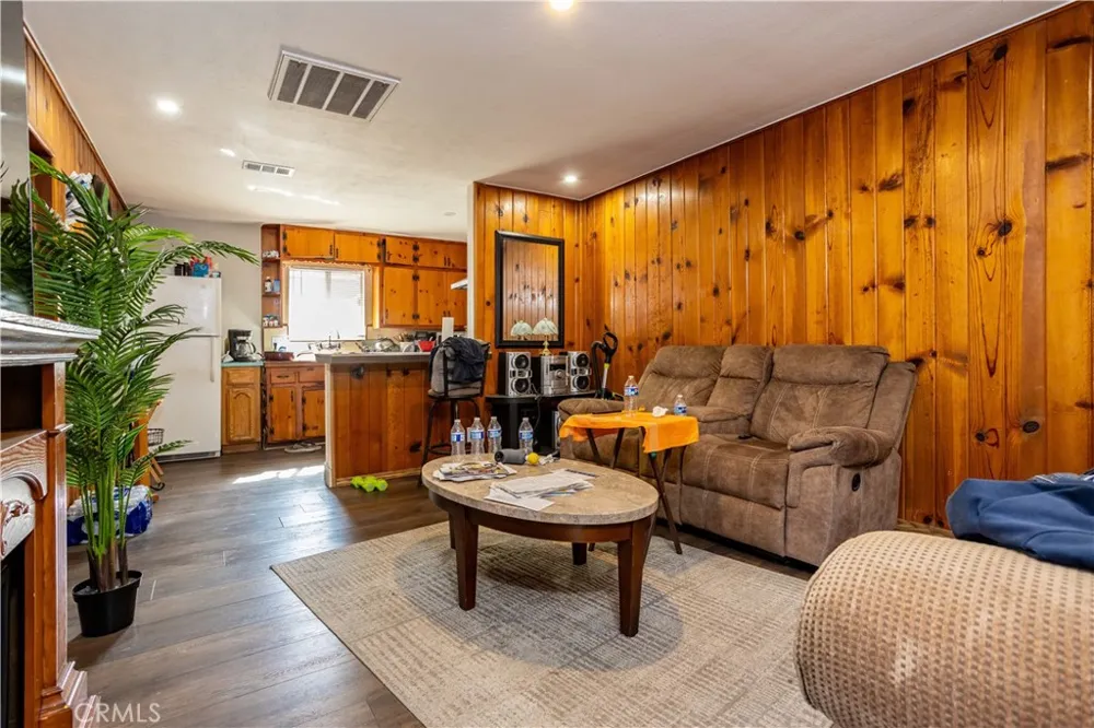 701 Normandy Bakersfield, CA 93306