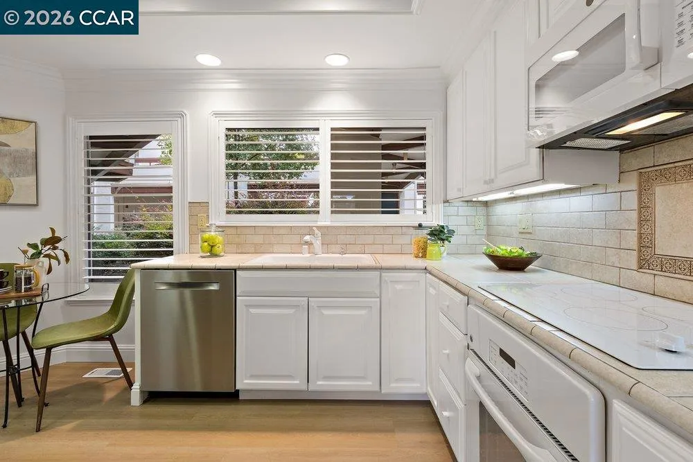 3288 Terra Granada Dr #3A Walnut Creek, CA 94595