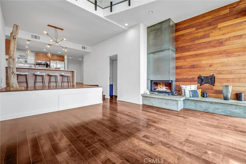 5308 Marina Pacifica S Long Beach, CA 90803