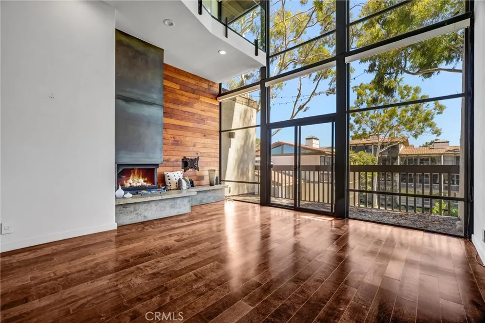 5308 Marina Pacifica S Long Beach, CA 90803