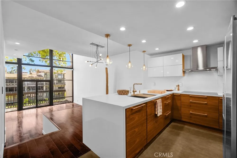 5308 Marina Pacifica S Long Beach, CA 90803