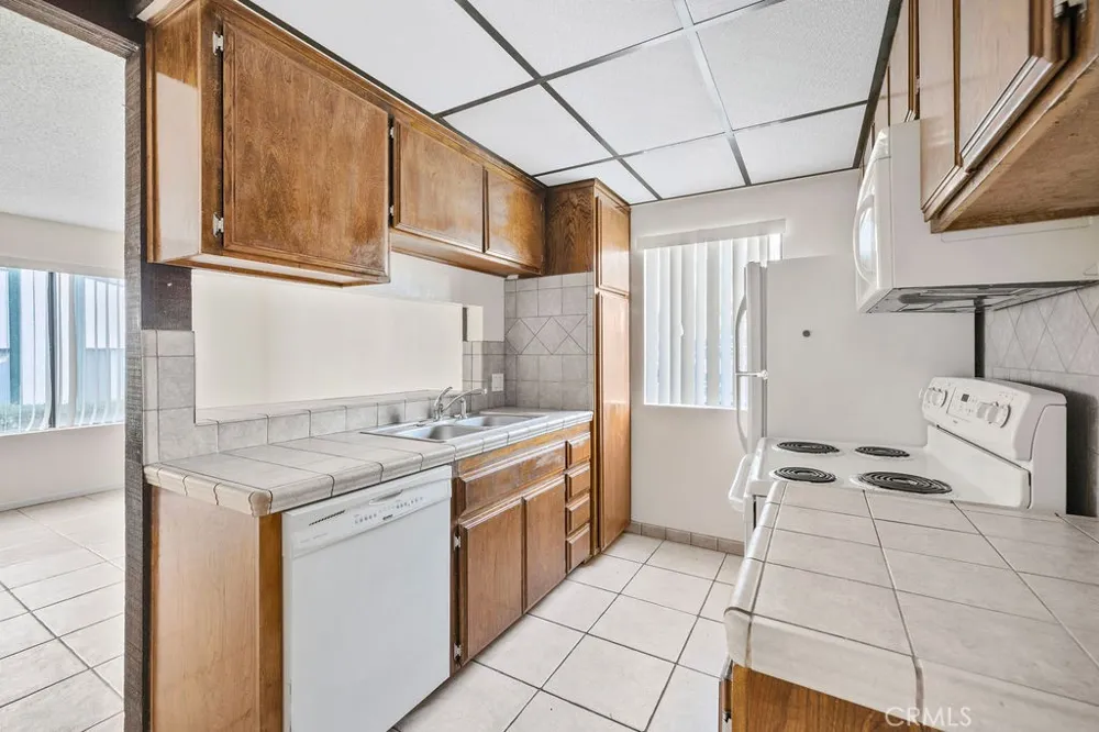1735 E Washington F14 #F14 Colton, CA 92324