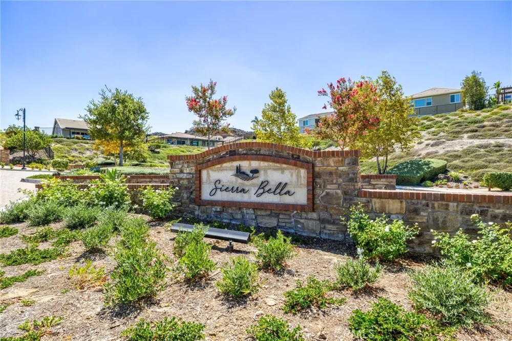 2770 Santa Fiora Drive Corona, CA 92882