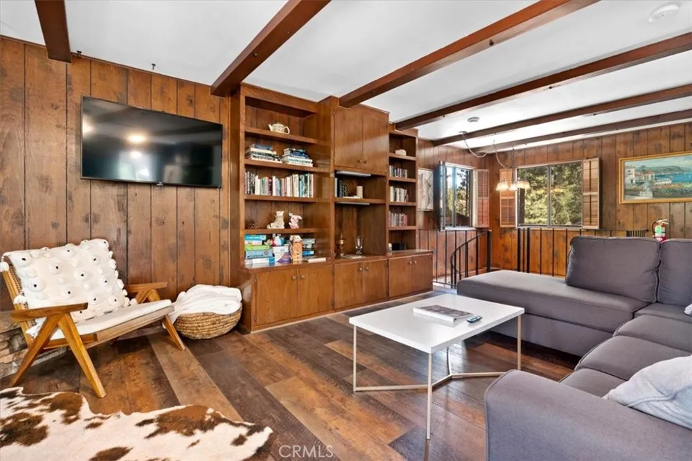 335 Scandia Big Bear Lake, CA 92315