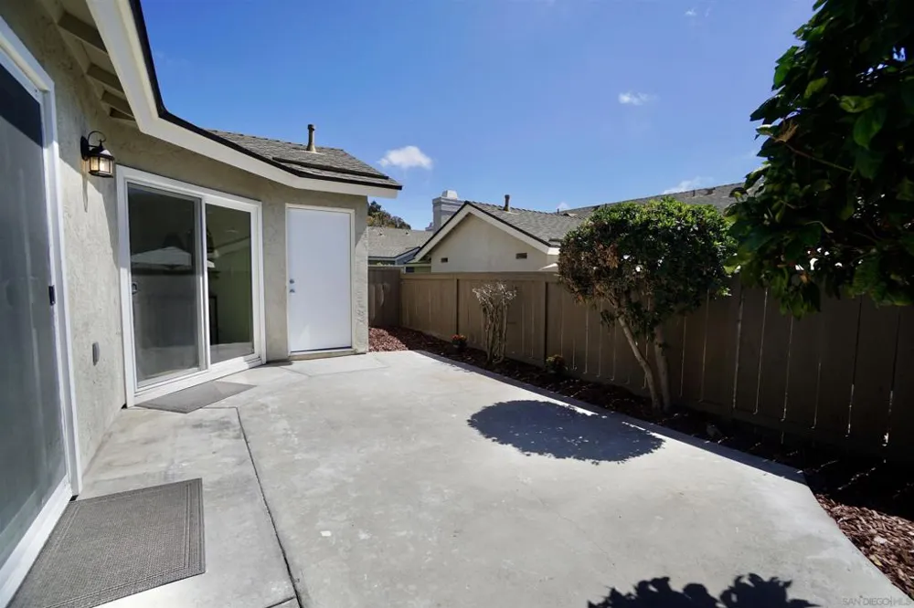2877 Sanford Lane Carlsbad, CA 92010