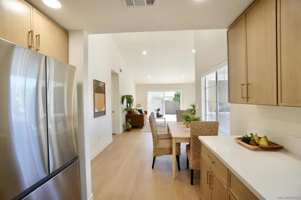 2877 Sanford Lane Carlsbad, CA 92010