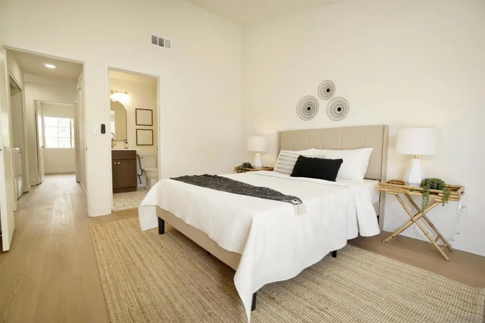 2877 Sanford Lane Carlsbad, CA 92010