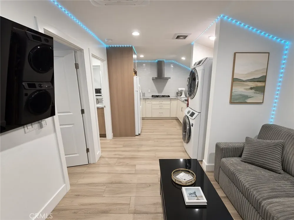 15891 King #2 Westminster, CA 92683