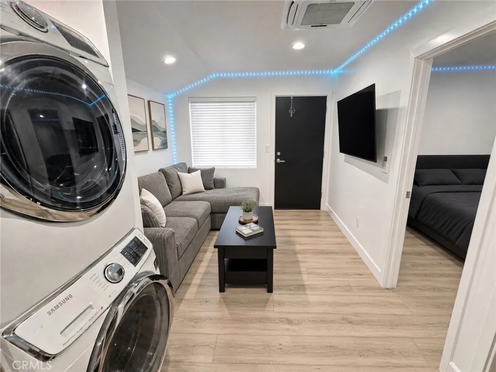 15891 King #2 Westminster, CA 92683