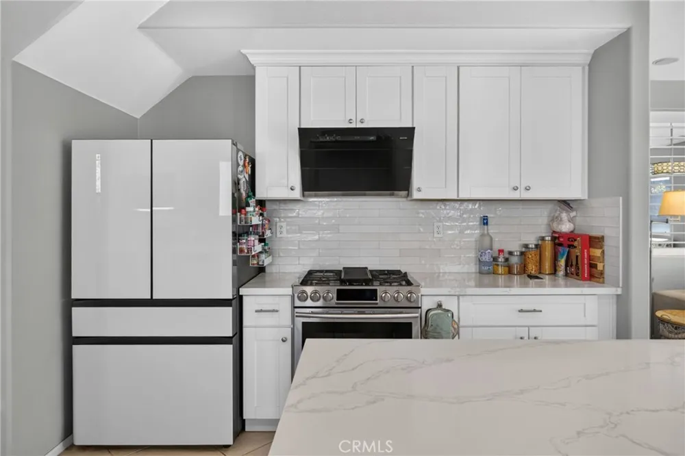 2420 S Vicentia Avenue Corona, CA 92882