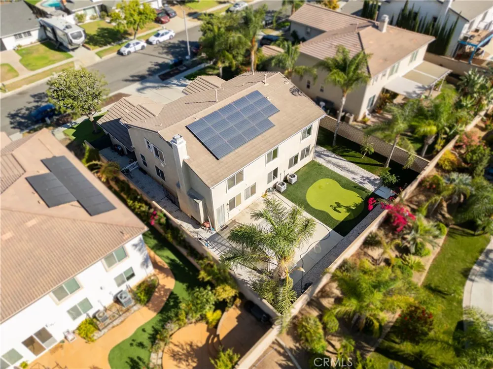 2420 S Vicentia Avenue Corona, CA 92882