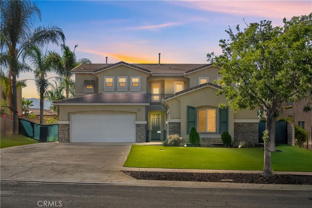 2420 S Vicentia Avenue Corona, CA 92882
