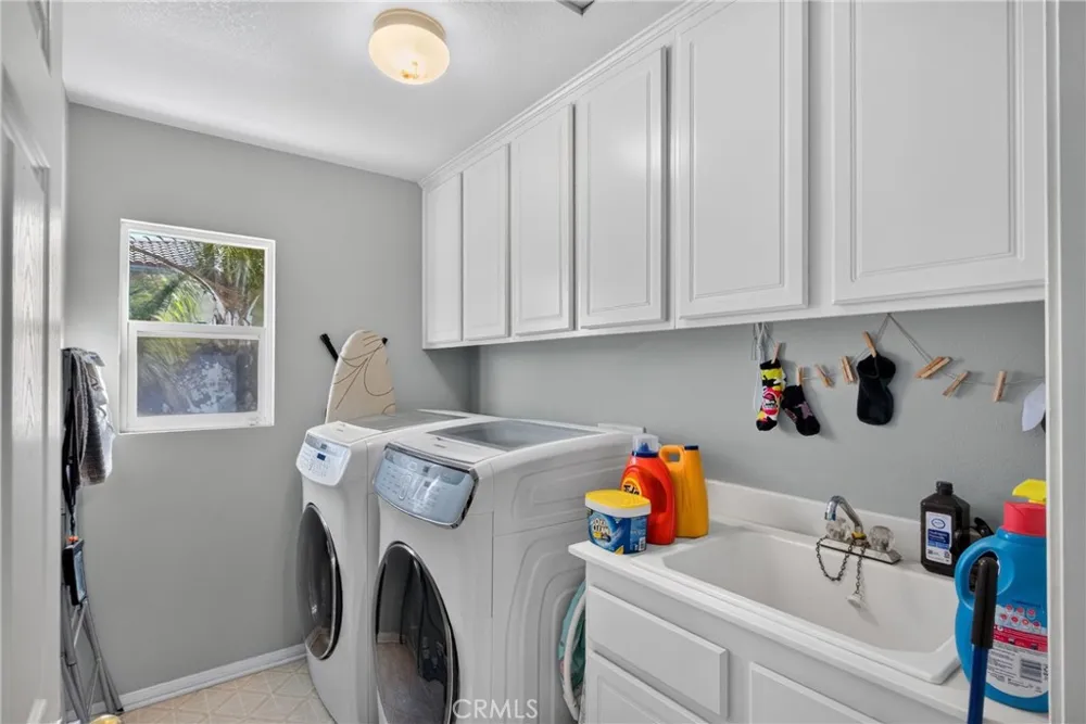 2420 S Vicentia Avenue Corona, CA 92882