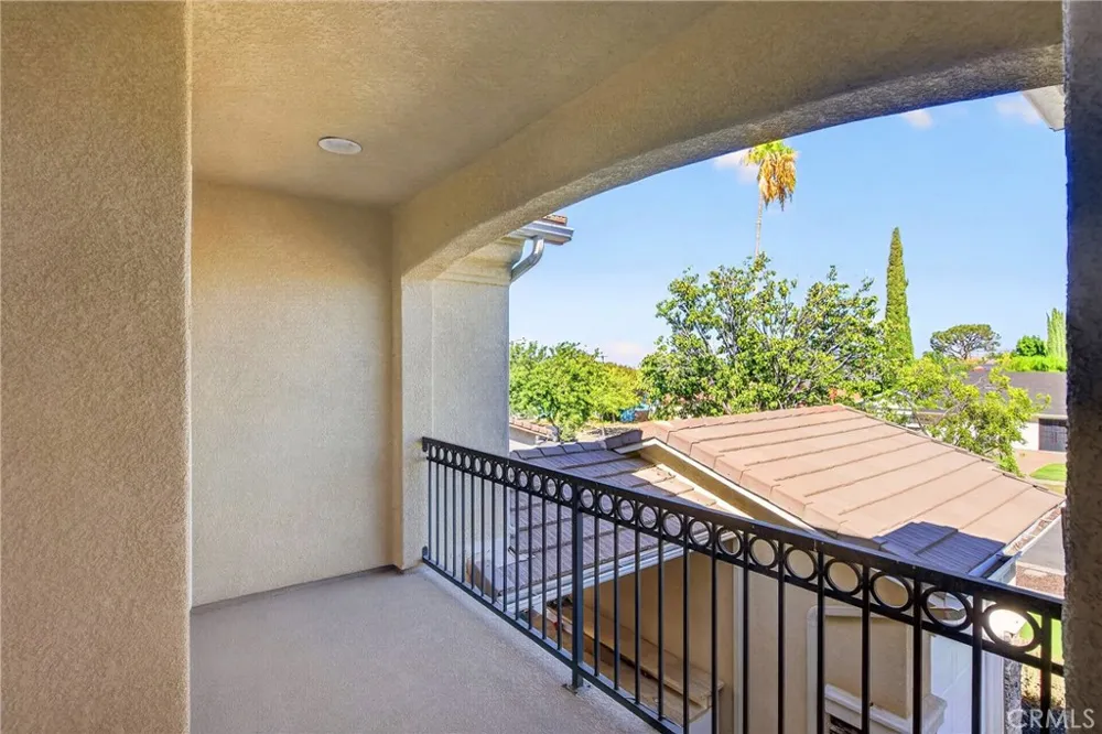 2420 S Vicentia Avenue Corona, CA 92882