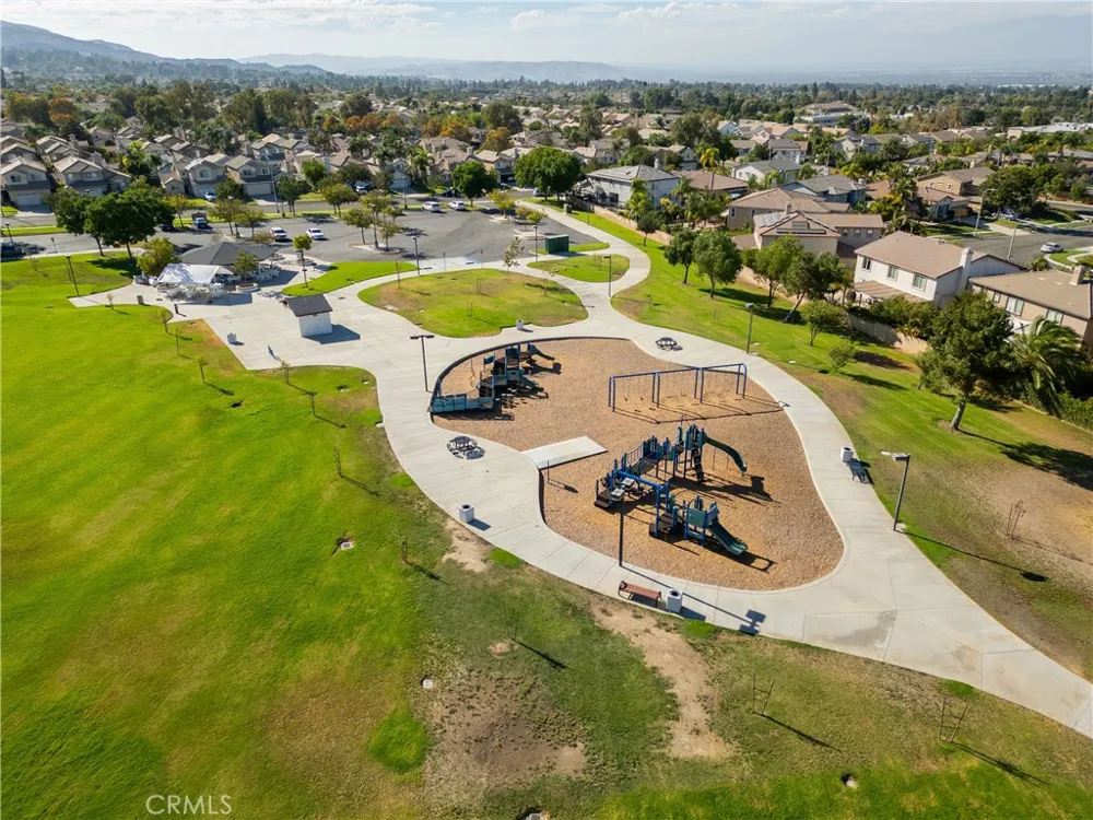 2420 S Vicentia Avenue Corona, CA 92882