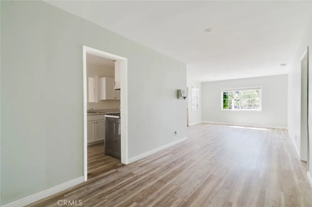 9652 Rincon Avenue Pacoima, CA 91331