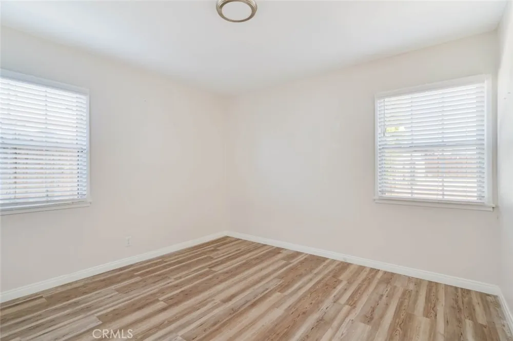9652 Rincon Avenue Pacoima, CA 91331