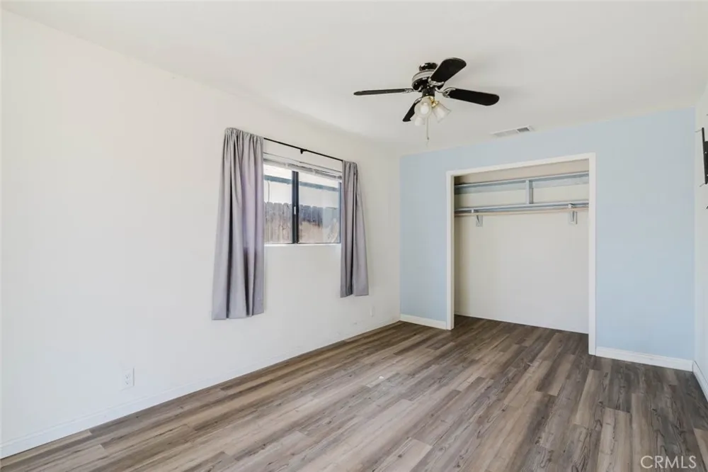 9652 Rincon Avenue Pacoima, CA 91331