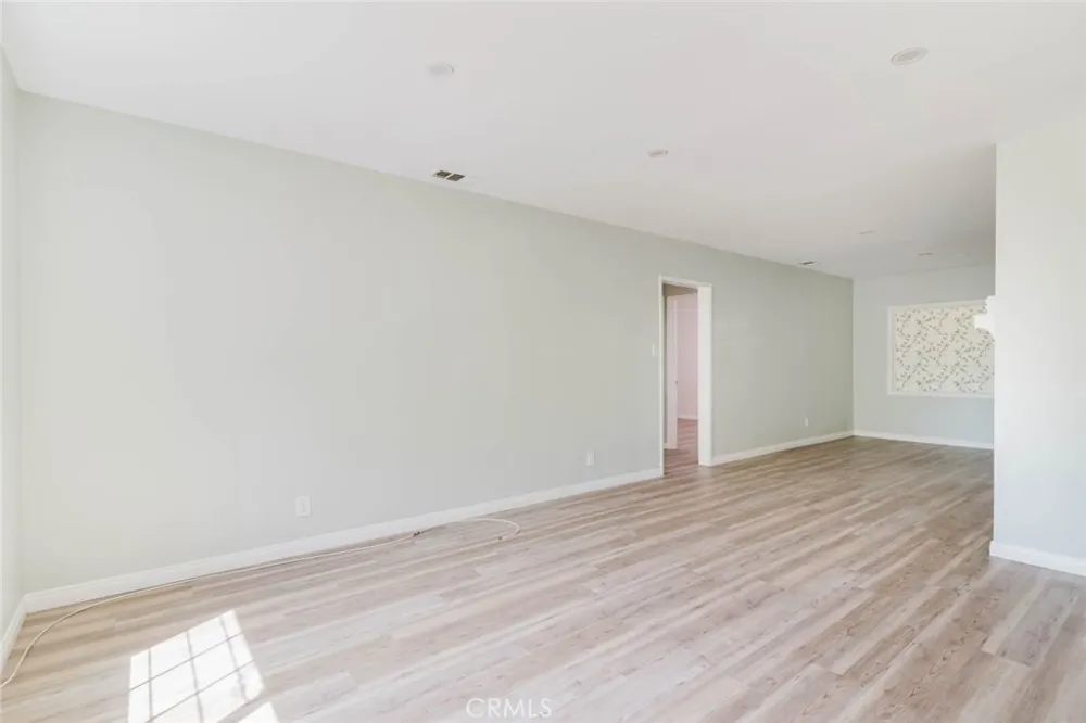 9652 Rincon Avenue Pacoima, CA 91331