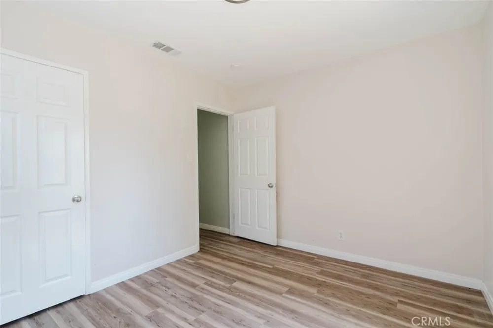 9652 Rincon Avenue Pacoima, CA 91331
