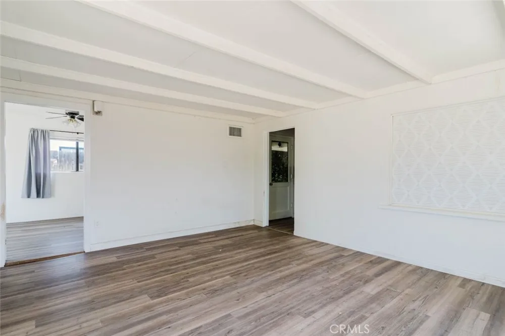 9652 Rincon Avenue Pacoima, CA 91331