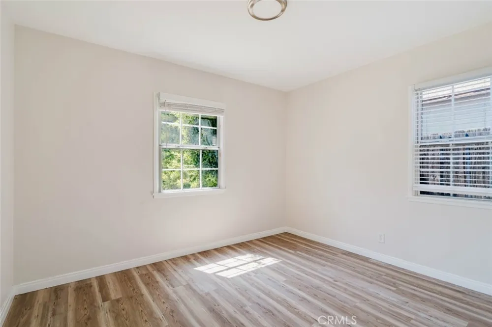 9652 Rincon Avenue Pacoima, CA 91331