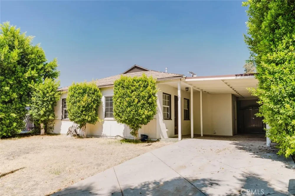 9652 Rincon Avenue Pacoima, CA 91331