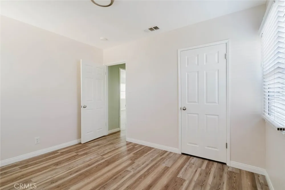 9652 Rincon Avenue Pacoima, CA 91331