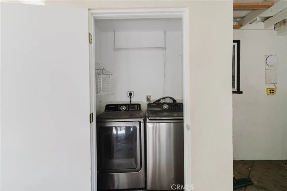 9652 Rincon Avenue Pacoima, CA 91331
