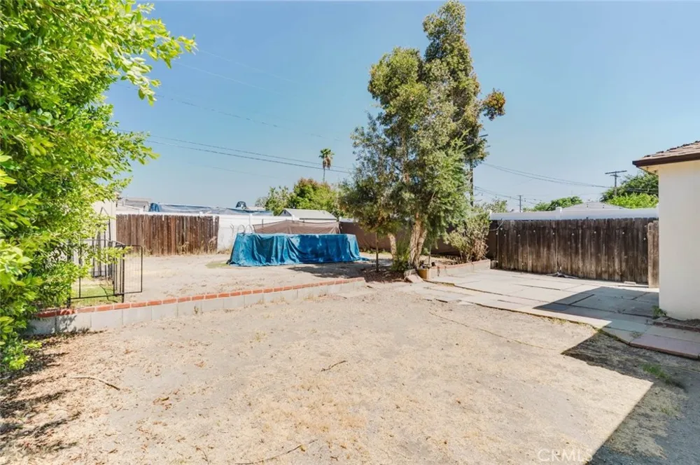 9652 Rincon Avenue Pacoima, CA 91331