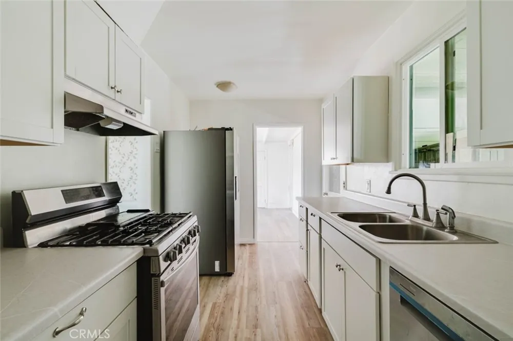 9652 Rincon Avenue Pacoima, CA 91331