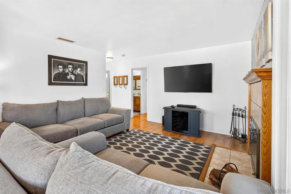 13810 Tobiasson Rd. Poway, CA 92064
