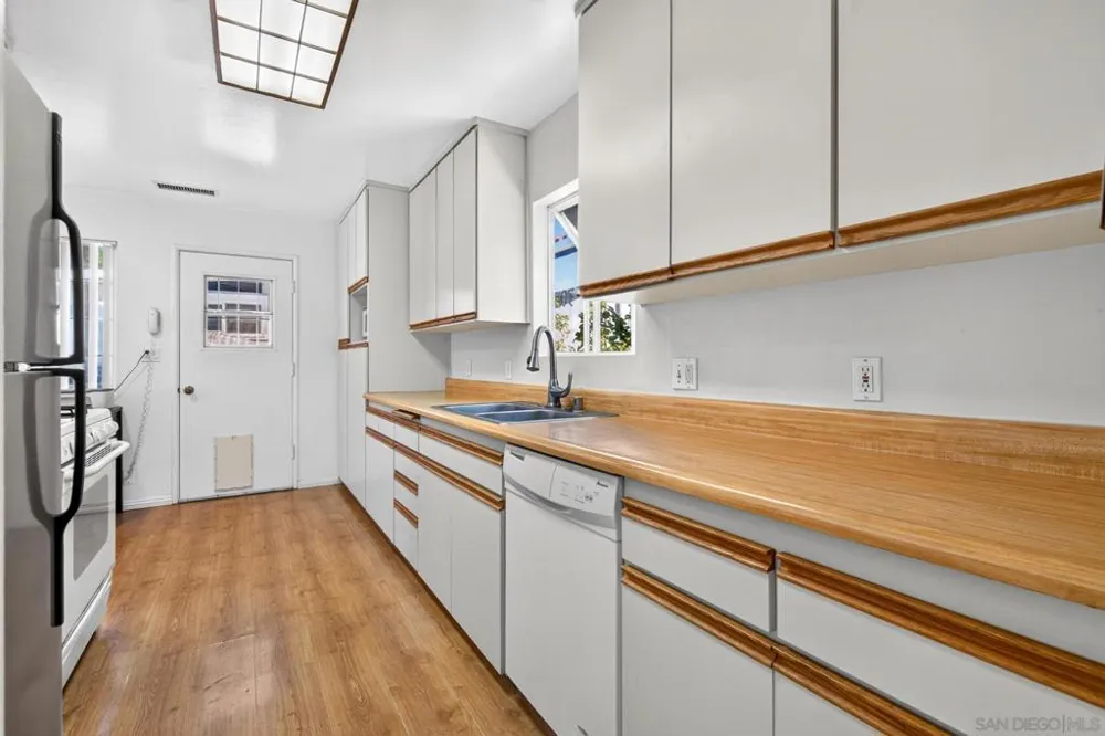 13810 Tobiasson Rd. Poway, CA 92064