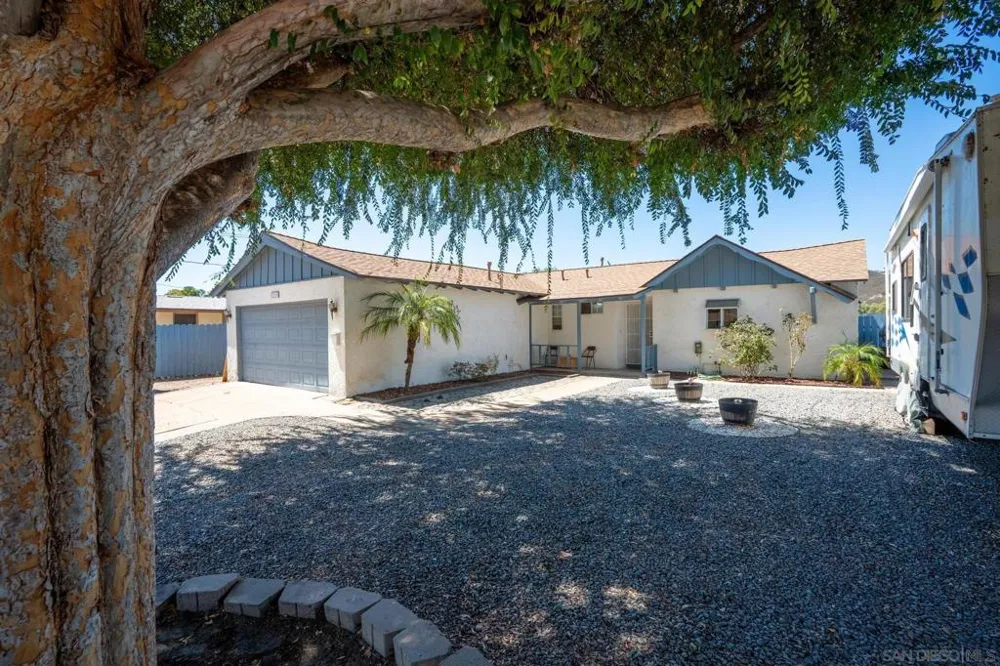 13810 Tobiasson Rd. Poway, CA 92064