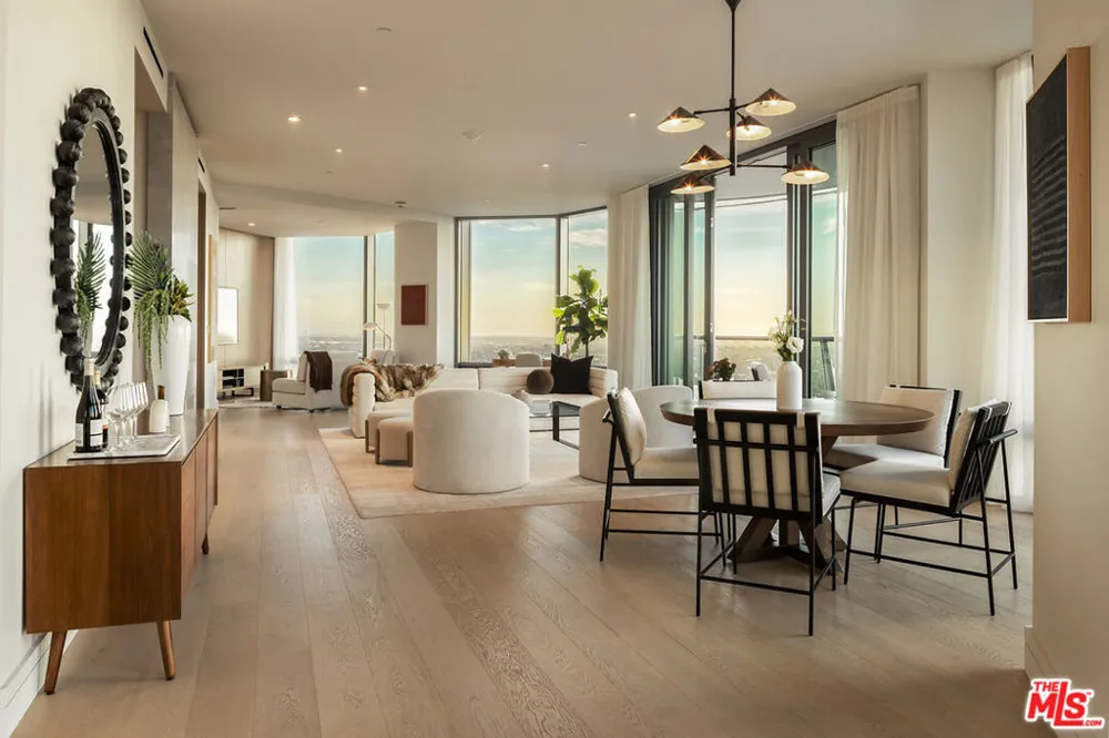 211 W Elm Court #21A Los Angeles, CA 90067