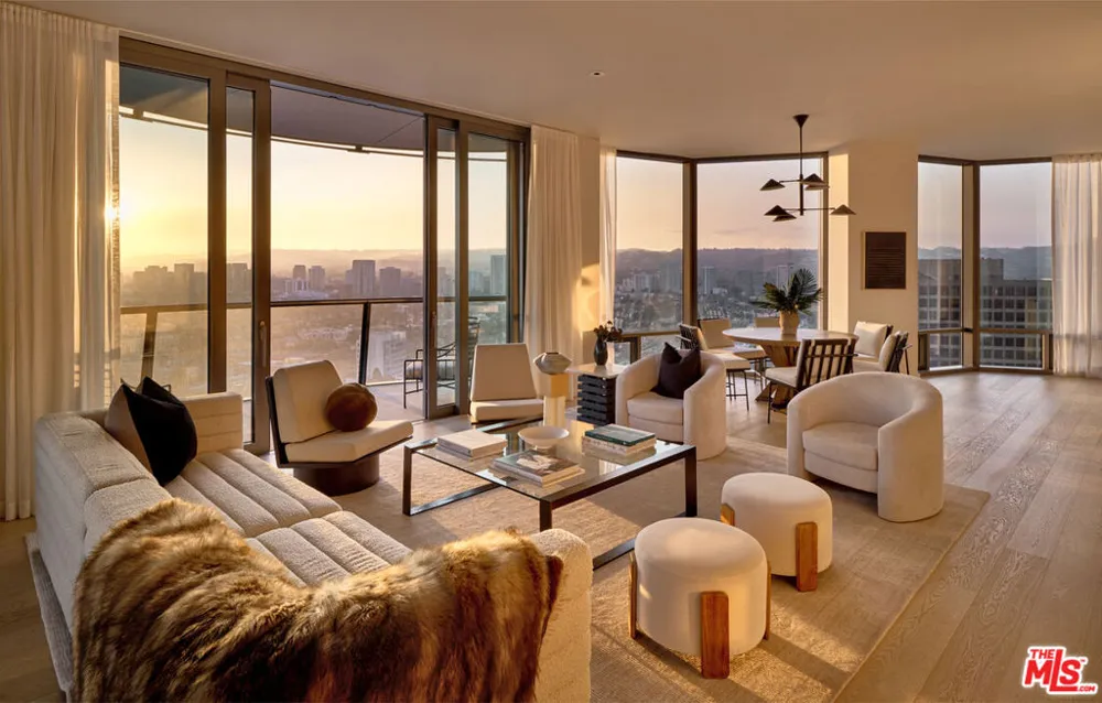 211 W Elm Court #21A Los Angeles, CA 90067