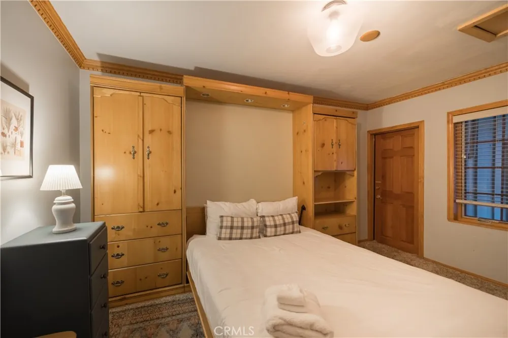 40153 Lakeview Drive Big Bear Lake, CA 92315