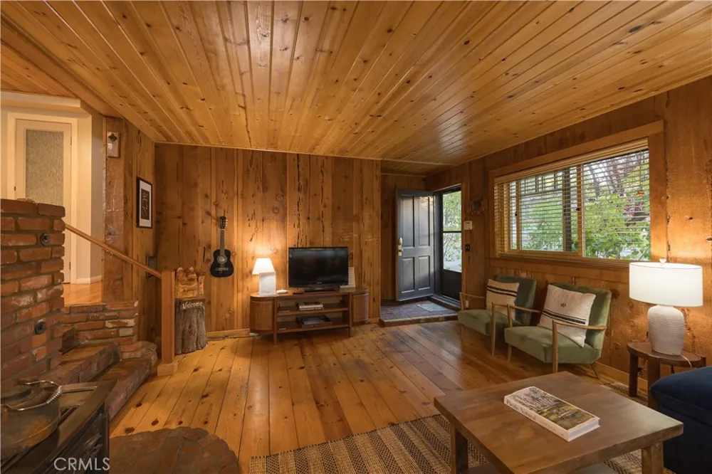 40153 Lakeview Drive Big Bear Lake, CA 92315