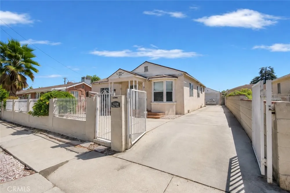 11216 Erwin Street North Hollywood, CA 91606