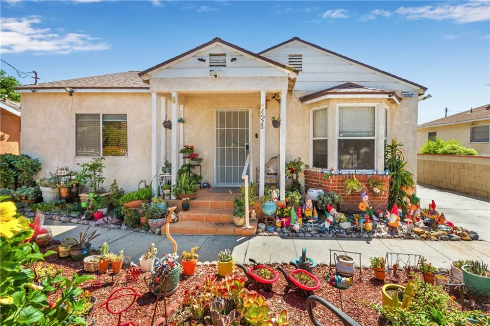11216 Erwin Street North Hollywood, CA 91606