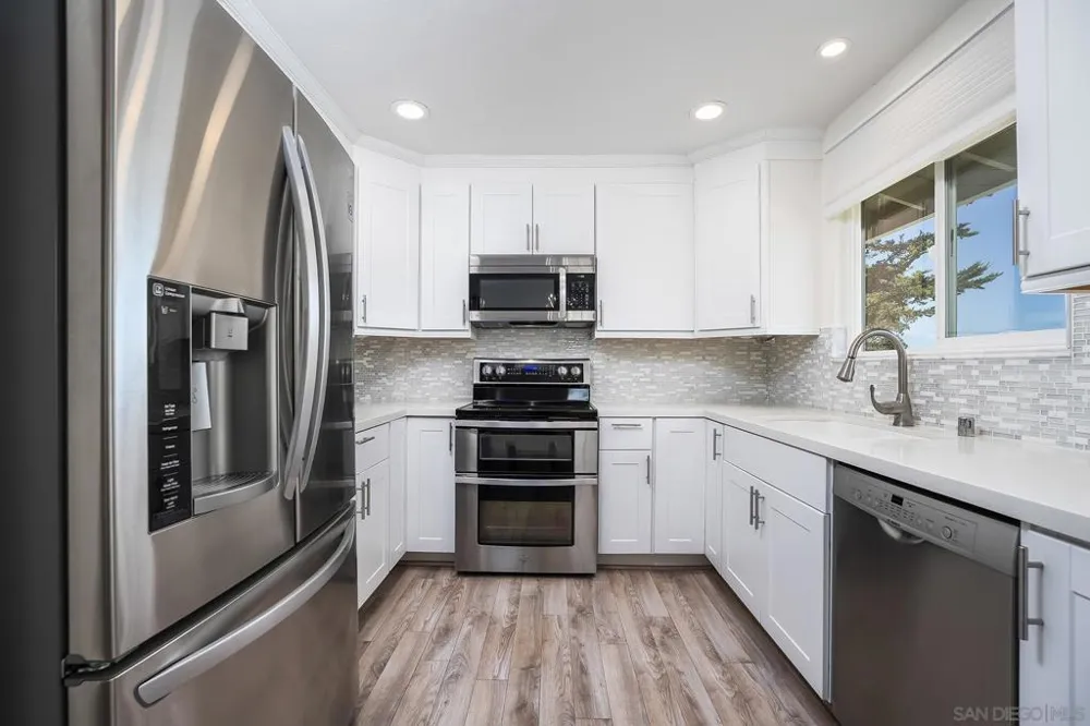 3685 Vista Campana #5 Oceanside, CA 92057