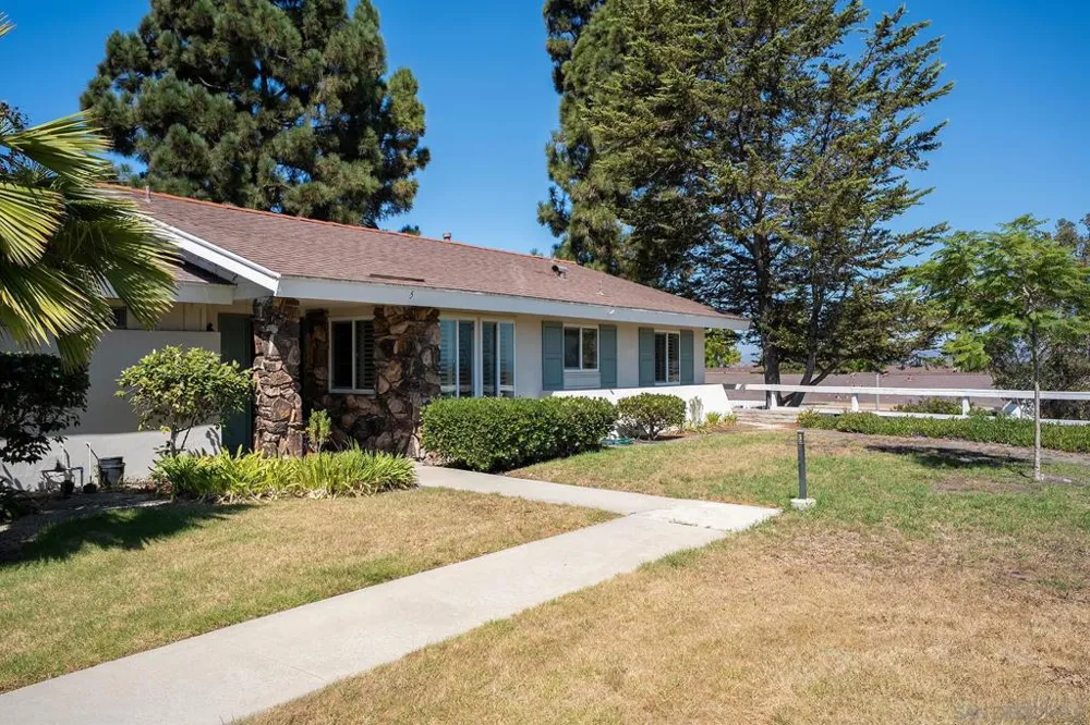 3685 Vista Campana #5 Oceanside, CA 92057