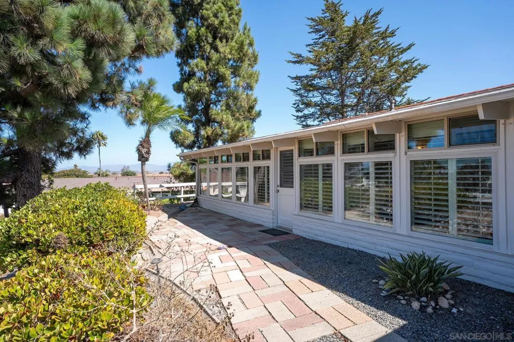 3685 Vista Campana #5 Oceanside, CA 92057