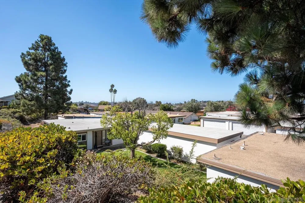 3685 Vista Campana #5 Oceanside, CA 92057