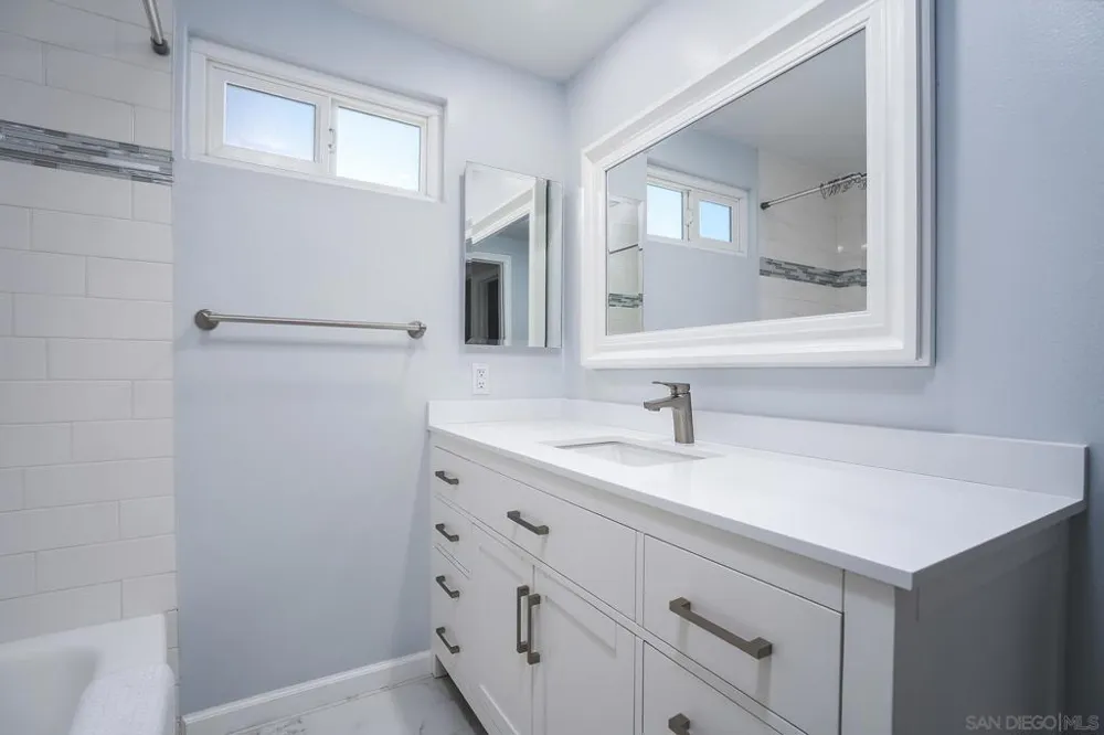 3685 Vista Campana #5 Oceanside, CA 92057