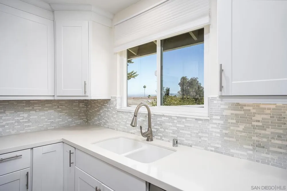 3685 Vista Campana #5 Oceanside, CA 92057