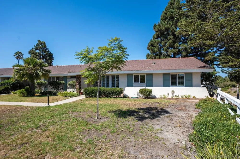 3685 Vista Campana #5 Oceanside, CA 92057