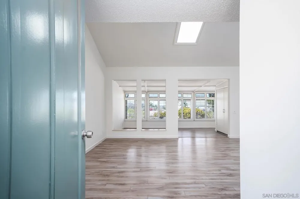 3685 Vista Campana #5 Oceanside, CA 92057
