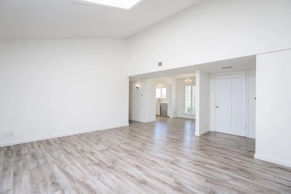 3685 Vista Campana #5 Oceanside, CA 92057