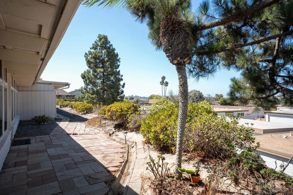 3685 Vista Campana #5 Oceanside, CA 92057